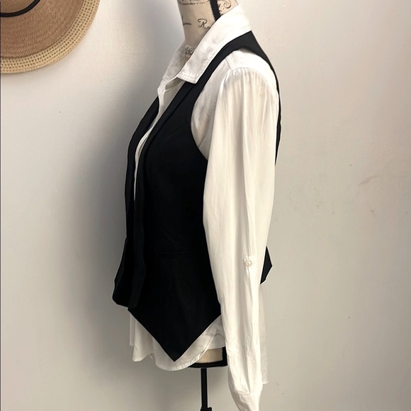 Velvet Heart 2 Piece Set White Button Down Shirt Medium & Pin Stripe Vest Small - Picture 4 of 9